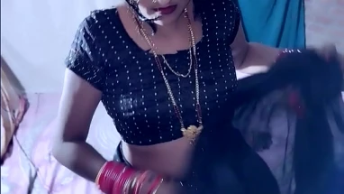 Indian xxx Desi video black saree blouse petticoat and panty