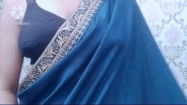 Sexy Bhabhi having fun with her friends