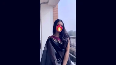 Indian university girl ne nangi ho kr chut marvai - hindi sex storie