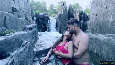 Indian Outdoor Dating sex with Teen Girlfriend! Best Viral Sex