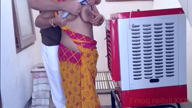Indian XXX Cooler repair man fuck in hindi