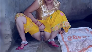 Indian Model Bhabhi fucking brother in law with clear Hindi audio