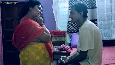 Indian Hot Bhabhi XXX sex with Innocent Boy! With Clear Audio