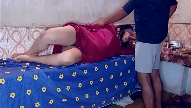 मालिक ने वाइफ सो रहा मौका देख कर किचन में  नौकरानी की चूत चुदाई किया! साफ हिन्दी आवाज में